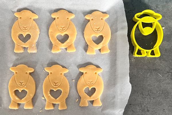 How to make: Herdy stained glass sugar cookies